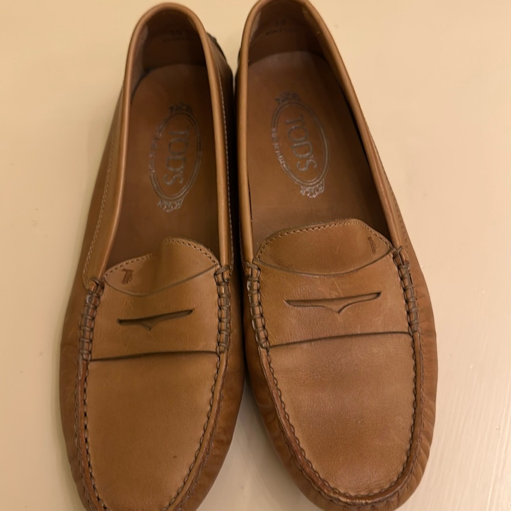 Tods flats women’s size 39 camel